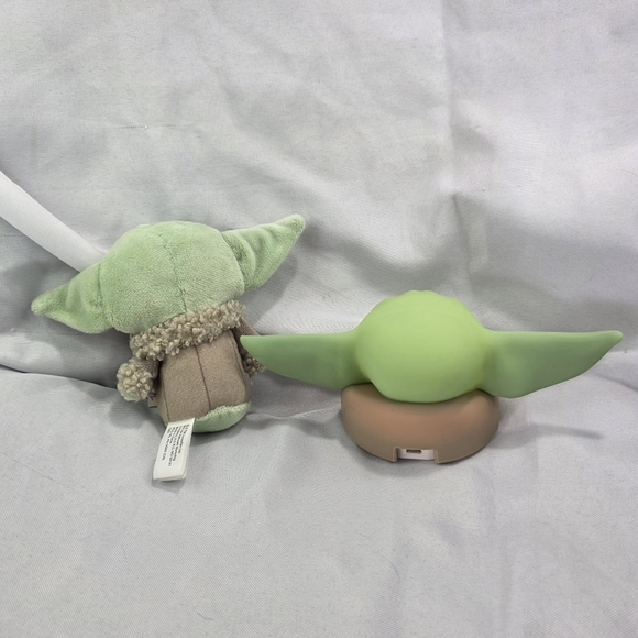 Star Wars Mandalorian The Child Silicone Nightlight & Itty Bittys Plush - Picture 9 of 10
